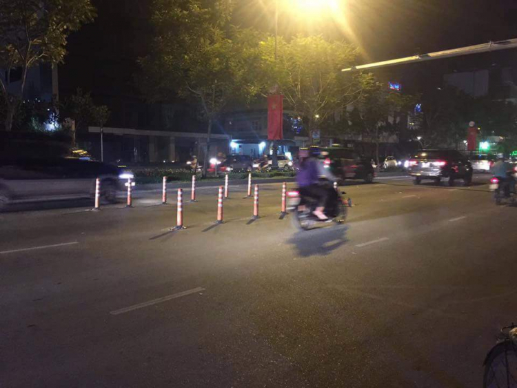 Những cái cọc trên đường Trường Sơn?!