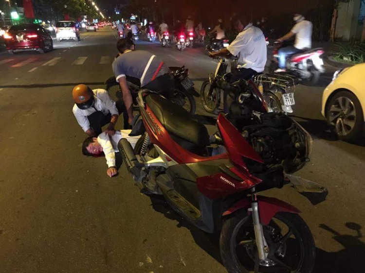 Những cái cọc trên đường Trường Sơn?!