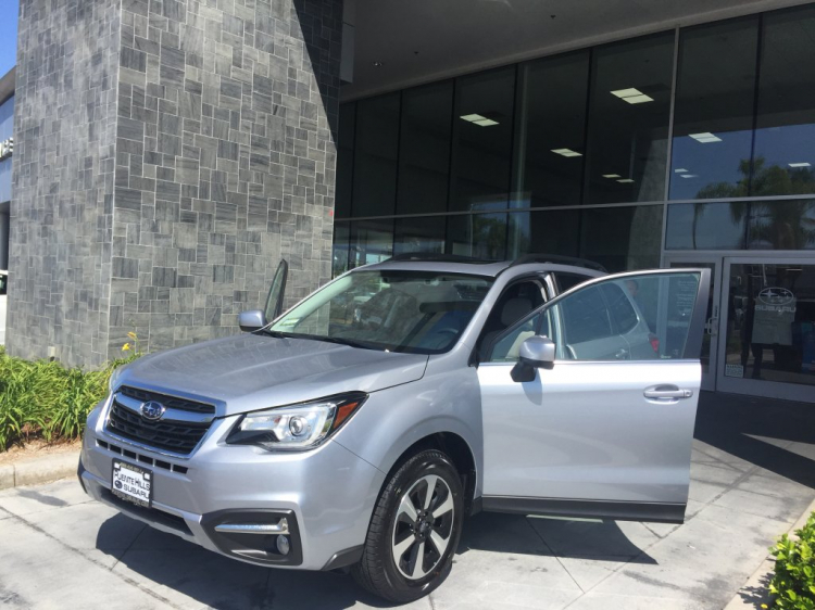 Về Subaru Forester 2017