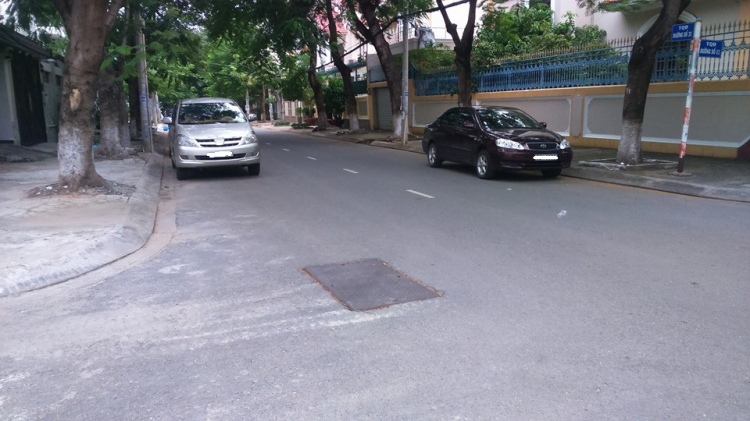 Văn hóa đậu xe đây, đậu cả tiếng luôn mới ghê...