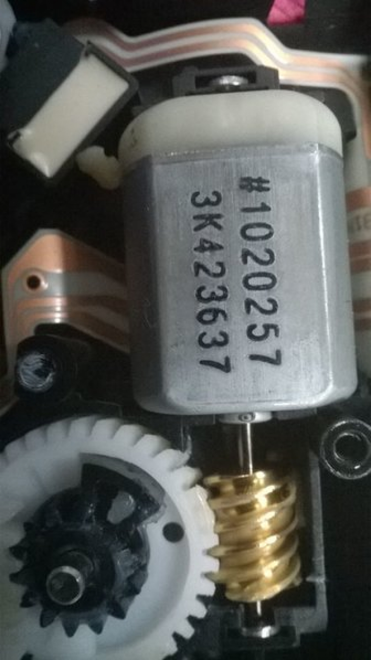 Motor khóa cửa ford focus