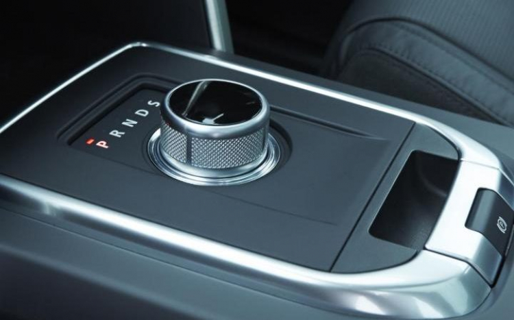 Land Rover phải triệu hồi 22.000 xe Discovery Sport và Evoque vì lỗi hộp số