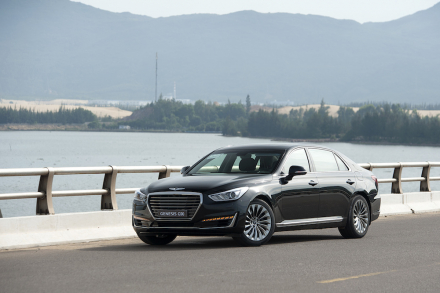 Genesis G90 - exterior - 1.jpg