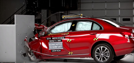 2016-mercedes-c-class-crashed-by-iihs-a-top-safety-pick-despite-poor-lights_1.jpg