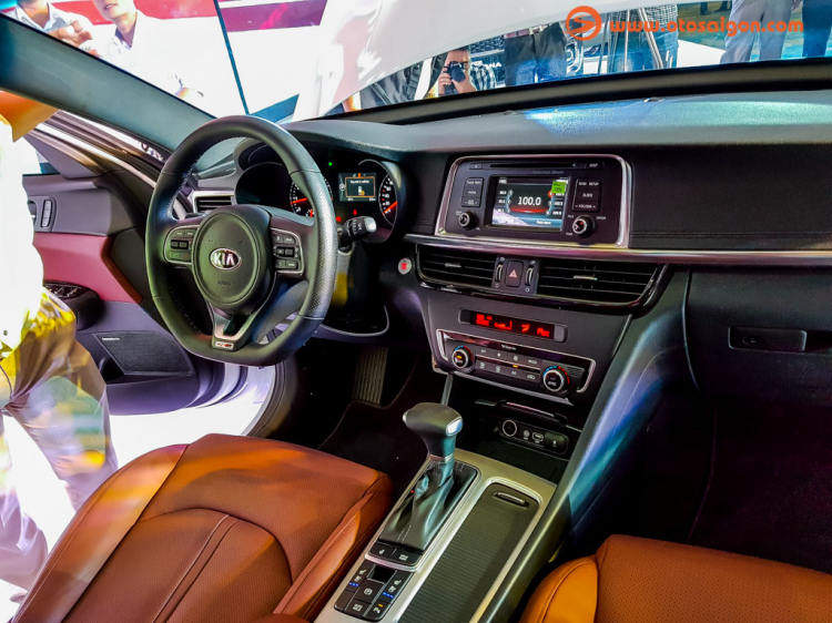 Thaco ra mắt Kia Optima 2016: xe lắp ráp, giá từ 915 triệu đồng