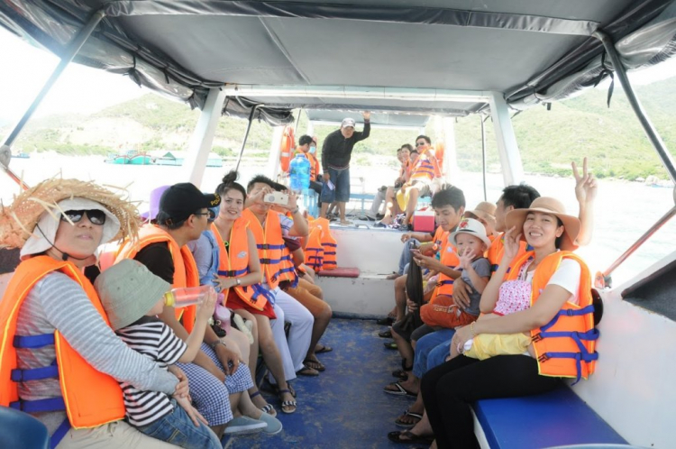 Hành trình khám phá vịnh vĩnh hy-Saigon Cruze Club Chi hội 12