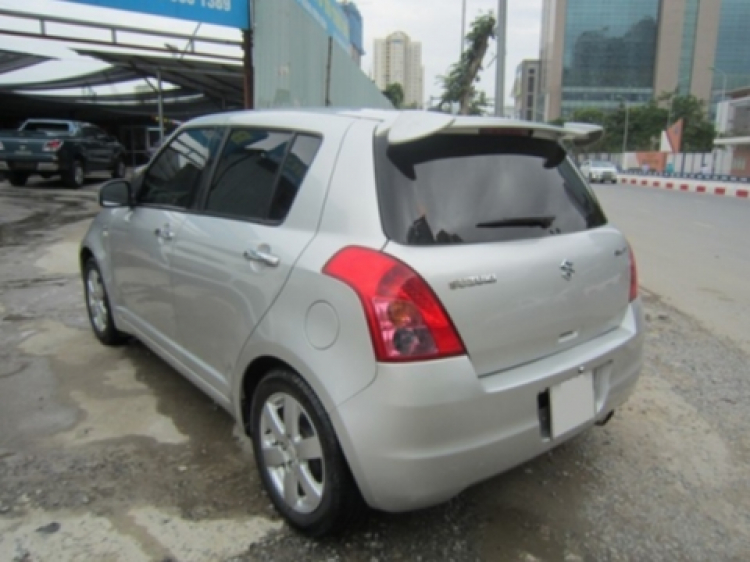 Gia đình có nhu cầu bán xe Suzuki Swift - giá 425 triệu tại Hà Nội