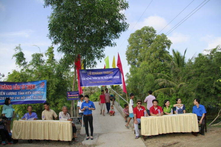 Hình ảnh lễ khánh thành cầu từ thiện của FFC tại Kiên Lương