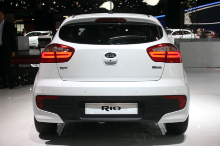 2015-kia-rio-06-1-1412577998364.jpg