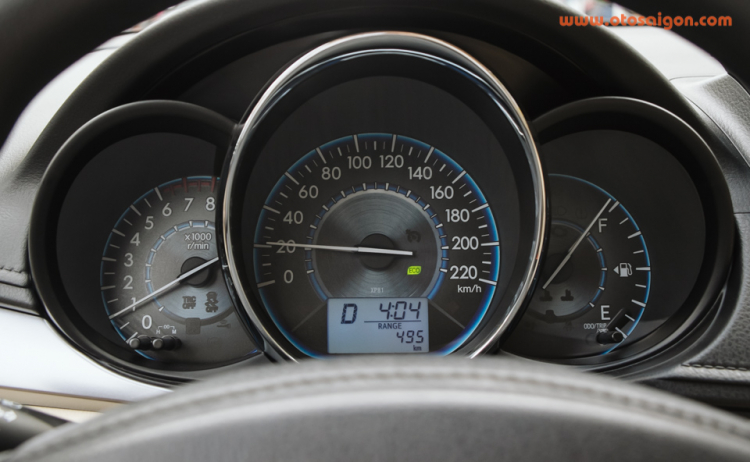 Đánh giá nhanh Toyota Vios E CVT 2016