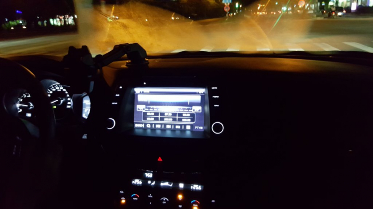 Mazda6 2.0 2016: làm gì khi đi mưa bị mờ kính?