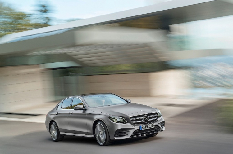 Mercedes-Benz lập kỷ lục doanh số ở mọi thị trường