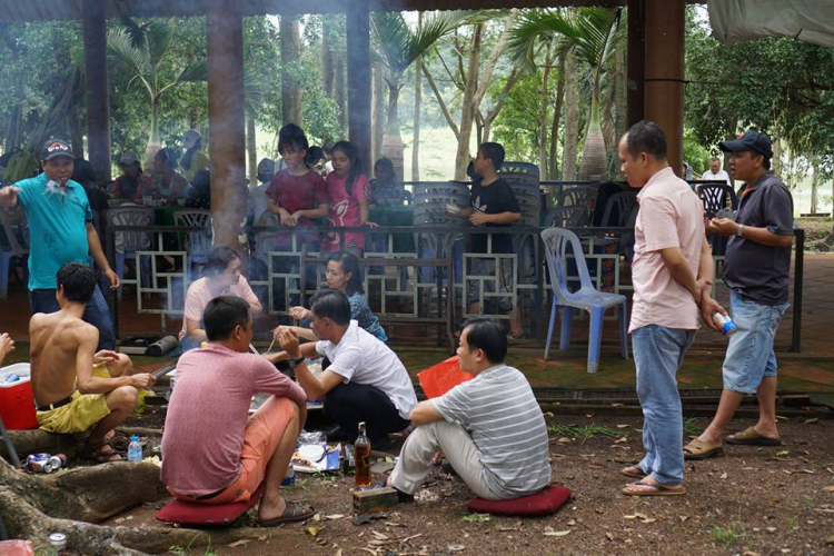 What's Ngạc Nhiên Chưa... Ngắm trăng khuyết ở đảo Ó...! :v What's Ngạc Nhiên Chưa... Ngắm trăng khuyết ở đảo Ó...! :v