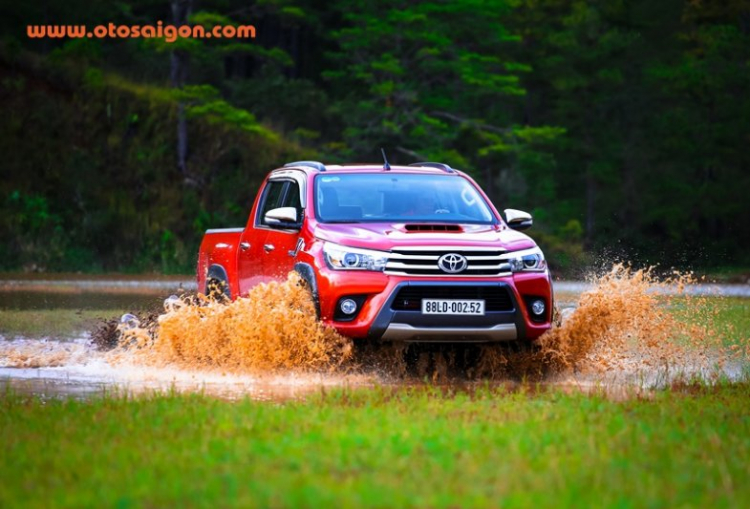 Xếp hạng bán tải tháng 09/2016: Hilux và BT-50 đi ngược xu hướng