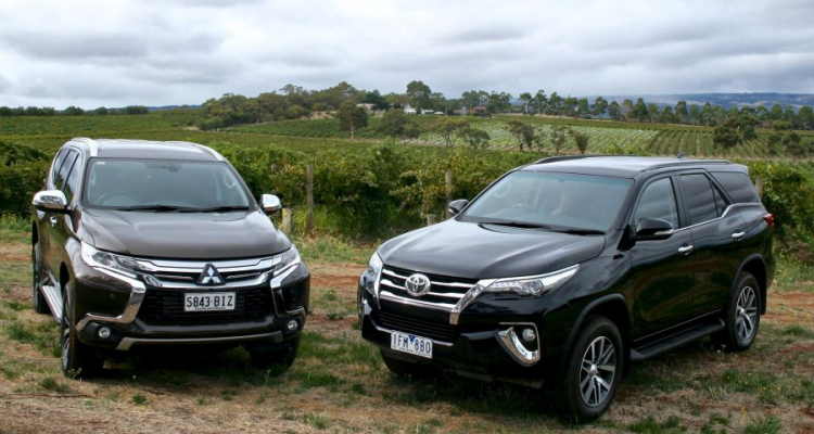 Chọn Fortuner 2016 hay Pajero Sport 2016 đây các bác?