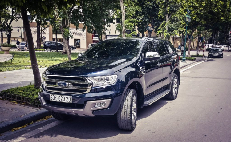 Chọn Fortuner 2016 hay Pajero Sport 2016 đây các bác? Chọn Fortuner 2016 hay Pajero Sport 2016 đây các bác?