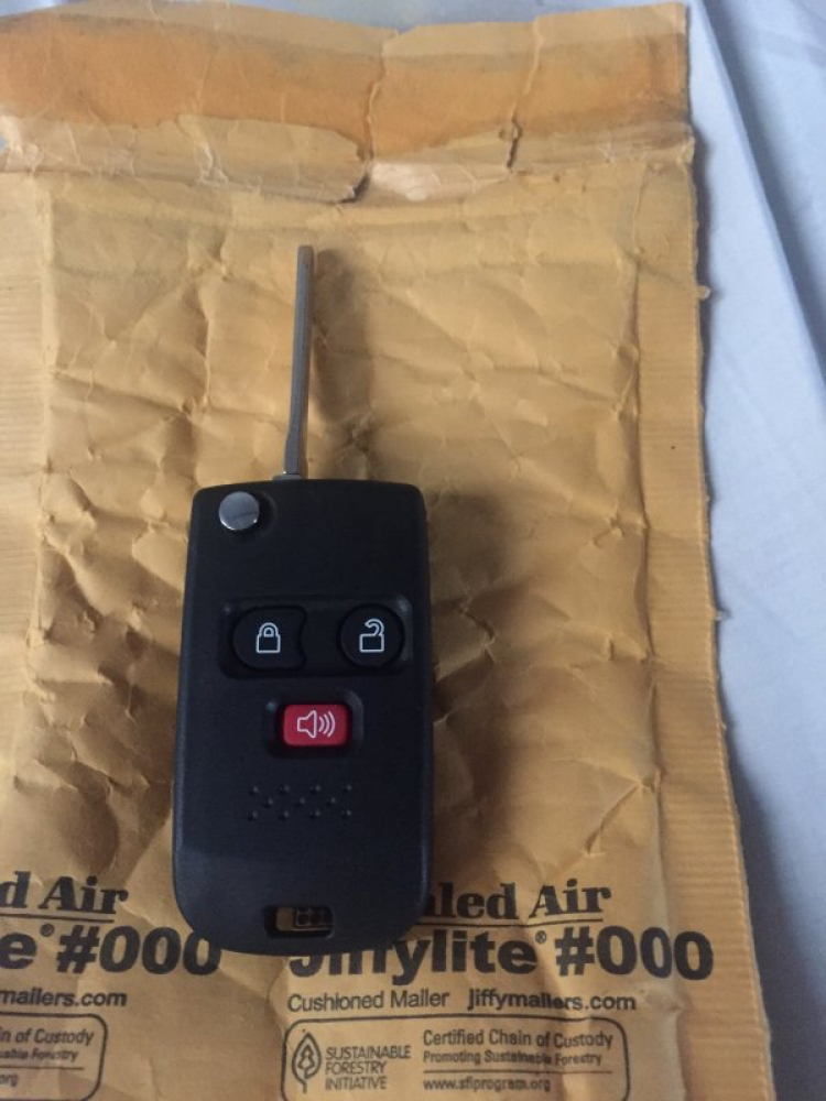 giá REmote và chìa khoá xe ESCAPE 2009 giá REmote và chìa khoá xe ESCAPE 2009