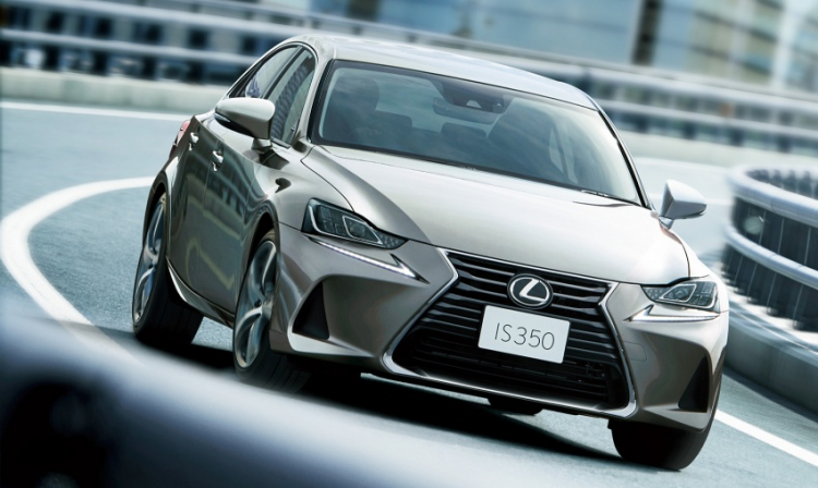 Lexus IS facelift nâng cấp nhiều đồ "chất" tại Nhật