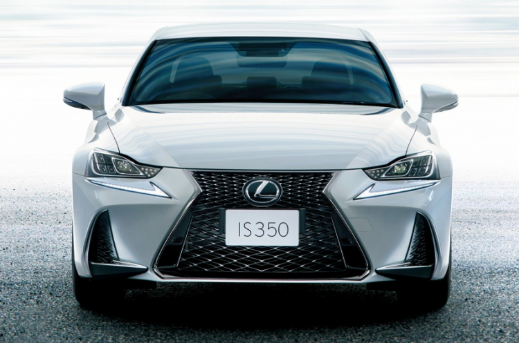 Lexus IS facelift nâng cấp nhiều đồ "chất" tại Nhật