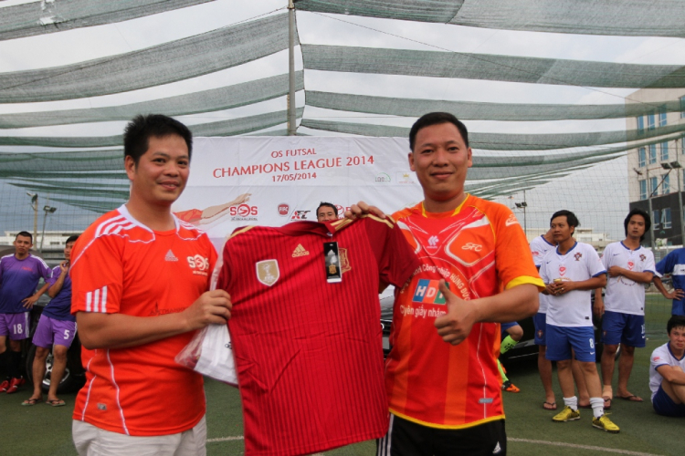 Chúc mừng chi hội SFC vô địch giải OS Futsal Champions League 2014