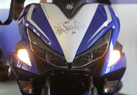 chi-tiet-yamaha-nvx-xe-tay-ga-thay-the-nouvo-2.jpg