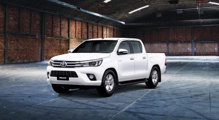 Toyota Việt Nam công bố giá Hilux động cơ 2.8 và 2.4 mới