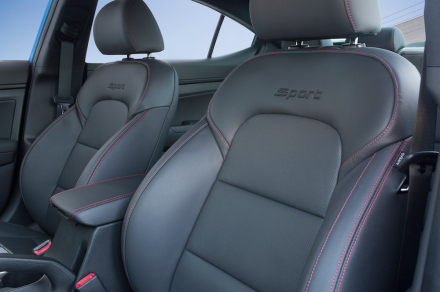 2017-Hyundai-Elantra-Sport-front-seats.jpg
