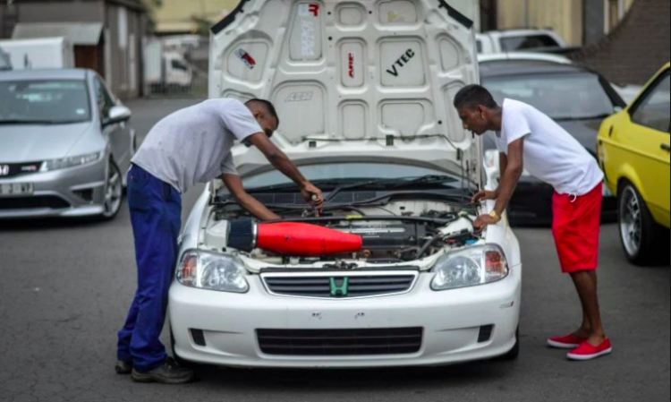 Thợ máy giỏi độ xe Honda Civic