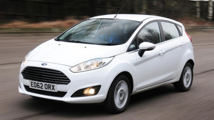 Tìm mua ford fiesta hatback màu trắng