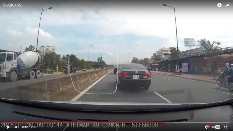 51A06465 chuyển làn như chỗ không người !!!