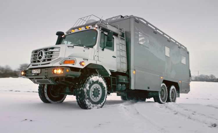 Căn nhà di động Mercedes-Benz Zetros 6x6 Mobile Home giá 2 triệu USD