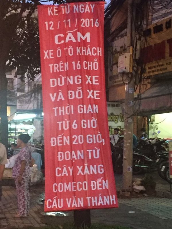 Tới mấy nhà xe Long Khánh bị lùa.
