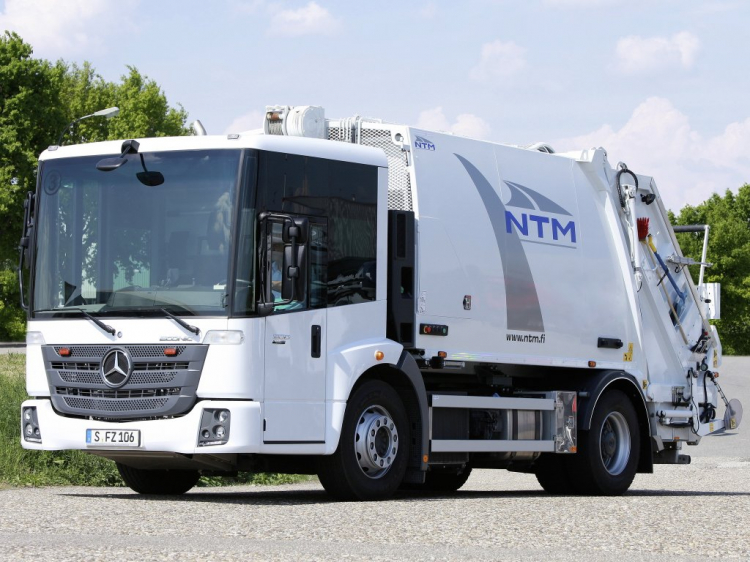 Căn nhà di động Mercedes-Benz Zetros 6x6 Mobile Home giá 2 triệu USD