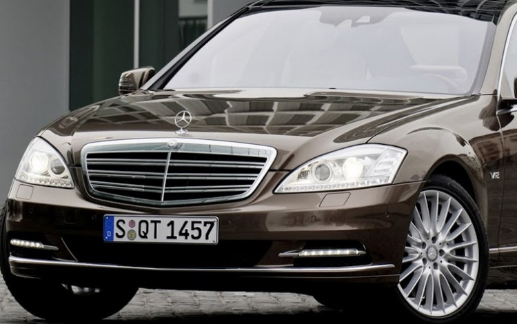 Cách phân biệt các dòng xe Mercedes C, E và S-Class