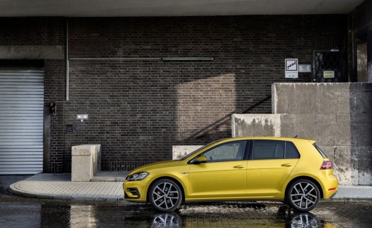 Volkswagen Golf facelift làm mới hoàn toàn