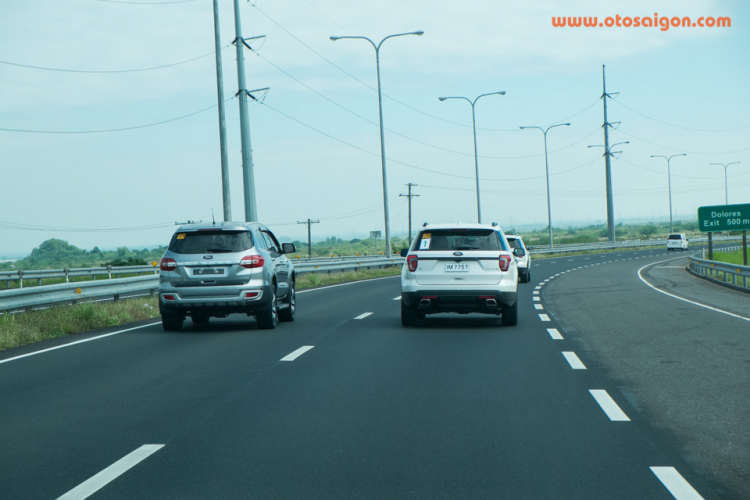 Ký sự Ford SUV ngày 1: Trải nghiệm Explorer Ecoboost 3.5 Ký sự Ford SUV ngày 1: Trải nghiệm Explorer Ecoboost 3.5