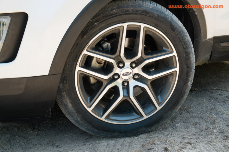 Ký sự Ford SUV ngày 1: Trải nghiệm Explorer Ecoboost 3.5 Ký sự Ford SUV ngày 1: Trải nghiệm Explorer Ecoboost 3.5