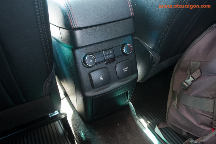 Ký sự Ford SUV ngày 1: Trải nghiệm Explorer Ecoboost 3.5 Ký sự Ford SUV ngày 1: Trải nghiệm Explorer Ecoboost 3.5