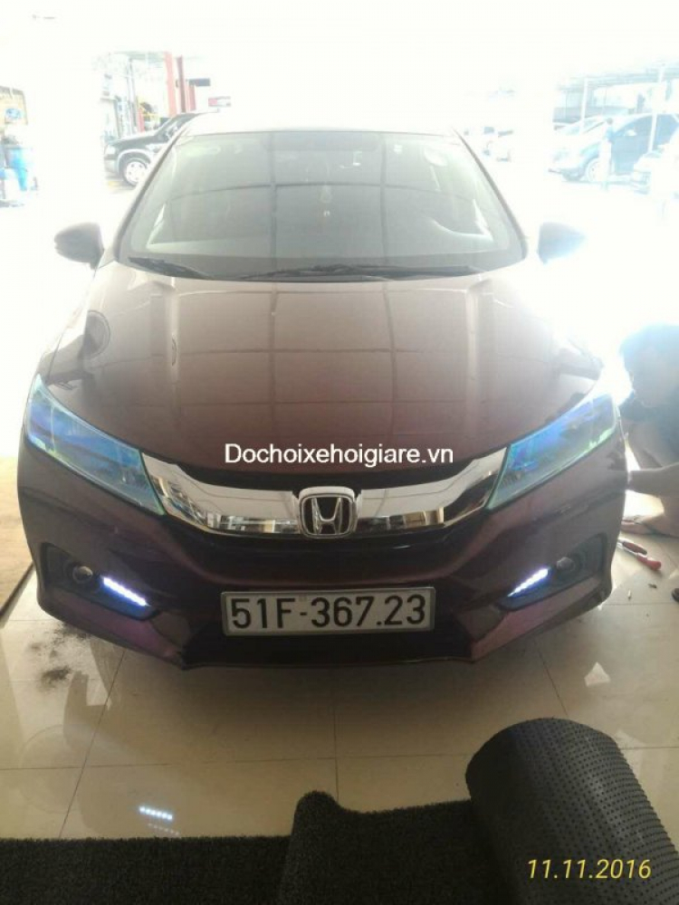 Tập hợp đồ da thật cho xe hơi. Bọc vô lăng, cần số, phanh tay. Cài đĩa, khăn lau, bao da chìa khóa Tập hợp đồ da thật cho xe hơi. Bọc vô lăng, cần số, phanh tay. Cài đĩa, khăn lau, bao da chìa khóa