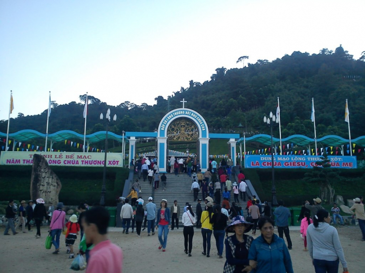 Đi Đức Mẹ Tà Pao
