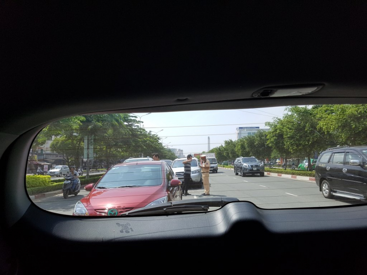 Cầu điện biên phủ chiều ra hàng xanh xe ô tô bị lỗi gì Cầu điện biên phủ chiều ra hàng xanh xe ô tô bị lỗi gì