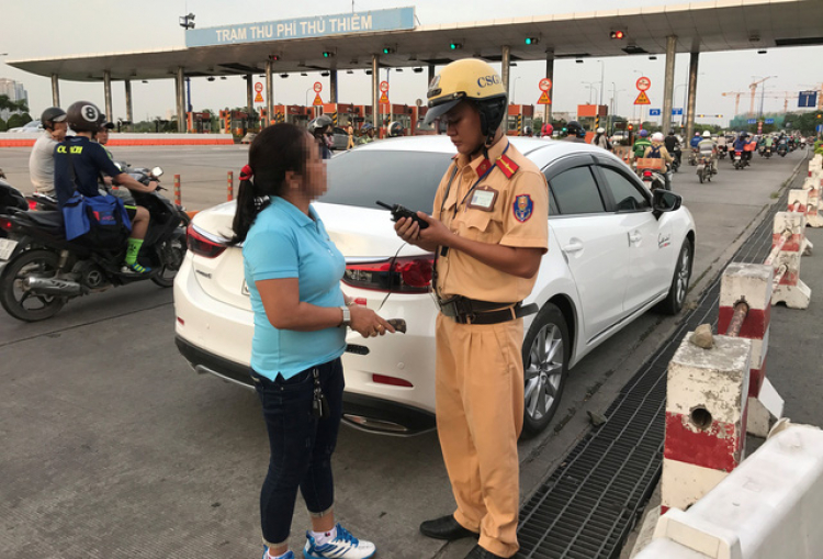 Lại là bánh bèo, chạy làn 2 bánh trong hầm thủ thiêm Lại là bánh bèo, chạy làn 2 bánh trong hầm thủ thiêm