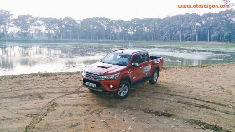 Cùng Hai Lúa "Hilux" ngao du  đất Phương Nam