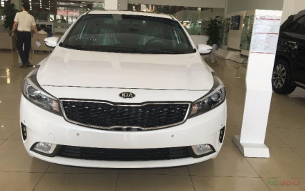 kia-k3-2016-sedan-01.jpg