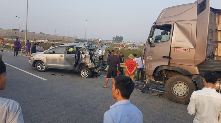 Thánh chạy lùi trên cao tốc