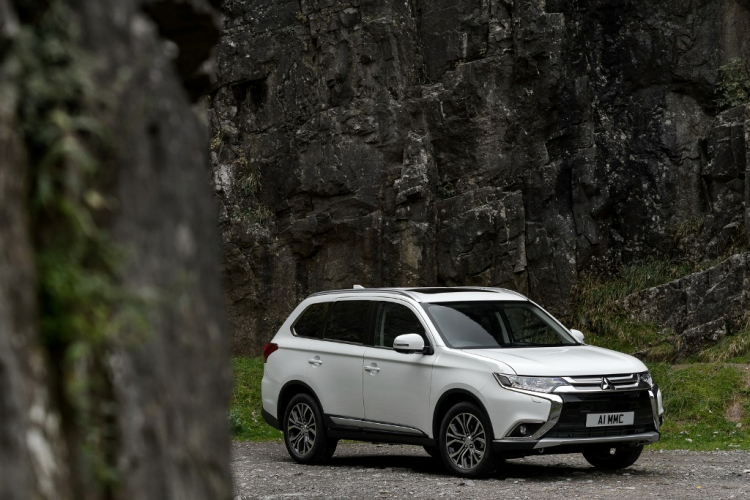 Mitsubishi Outlander 2017 thêm phiên bản động cơ dầu