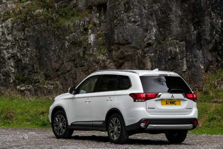 Mitsubishi Outlander 2017 thêm phiên bản động cơ dầu