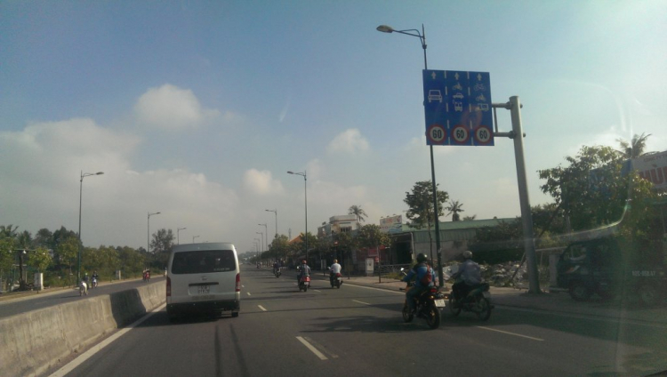 Phạt sai làn trên đường Phạm Văn Đồng, Thủ Đức Phạt sai làn trên đường Phạm Văn Đồng, Thủ Đức