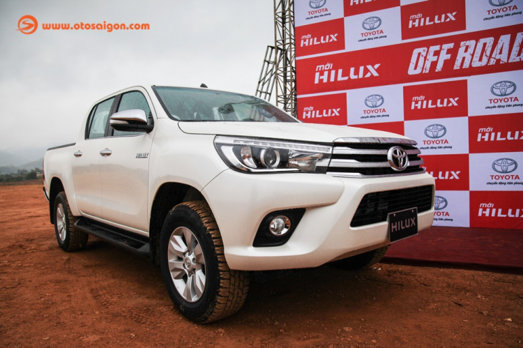 Trải nghiệm nhanh Toyota Hilux mới: đã đáng tiền hơn Trải nghiệm nhanh Toyota Hilux mới: đã đáng tiền hơn