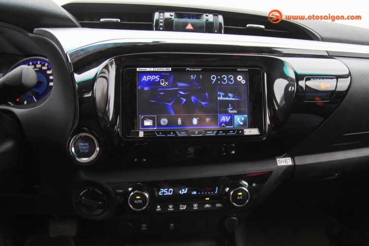 Trải nghiệm nhanh Toyota Hilux mới: đã đáng tiền hơn Trải nghiệm nhanh Toyota Hilux mới: đã đáng tiền hơn